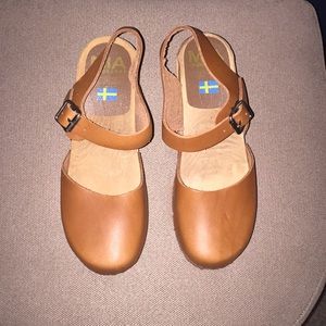 MIA ABBA Brown Clogs